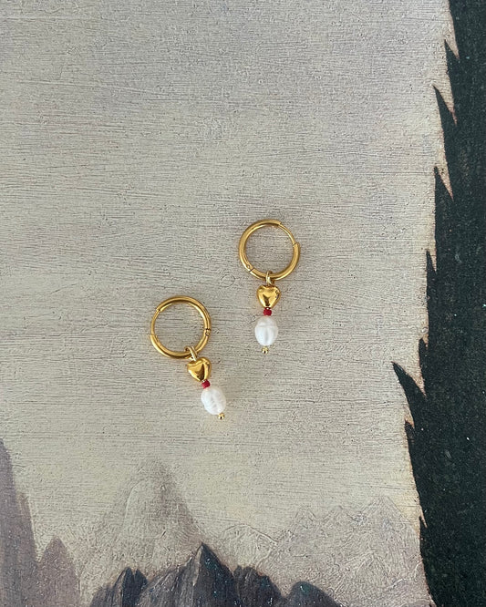 Mini golden heart earrings